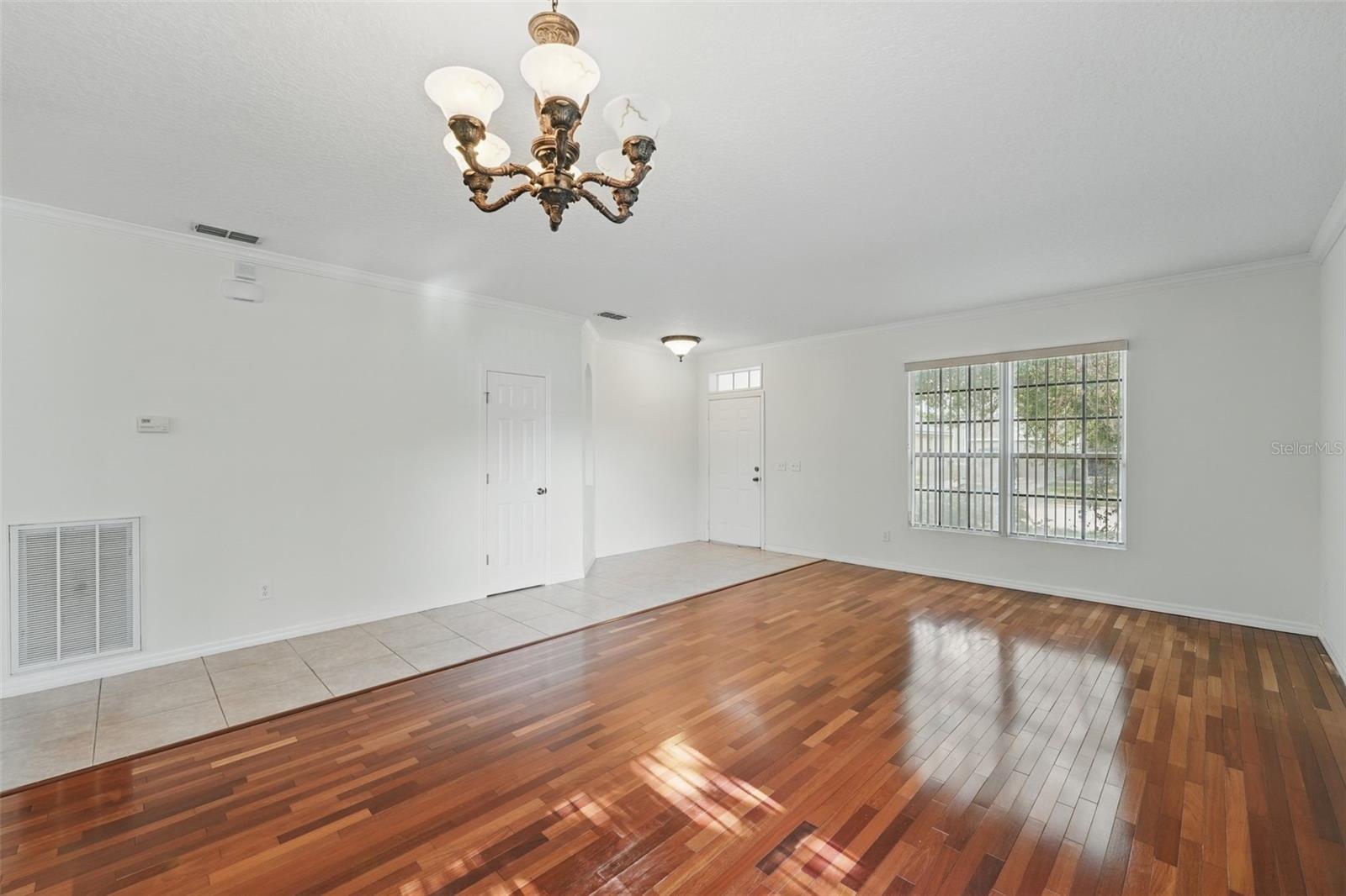 Image 11 of 33 For 442 Graystone Boulevard