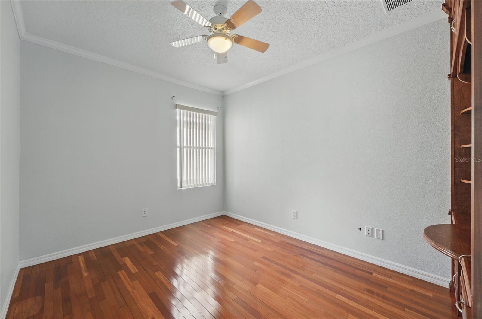 Image 20 of 33 For 442 Graystone Boulevard