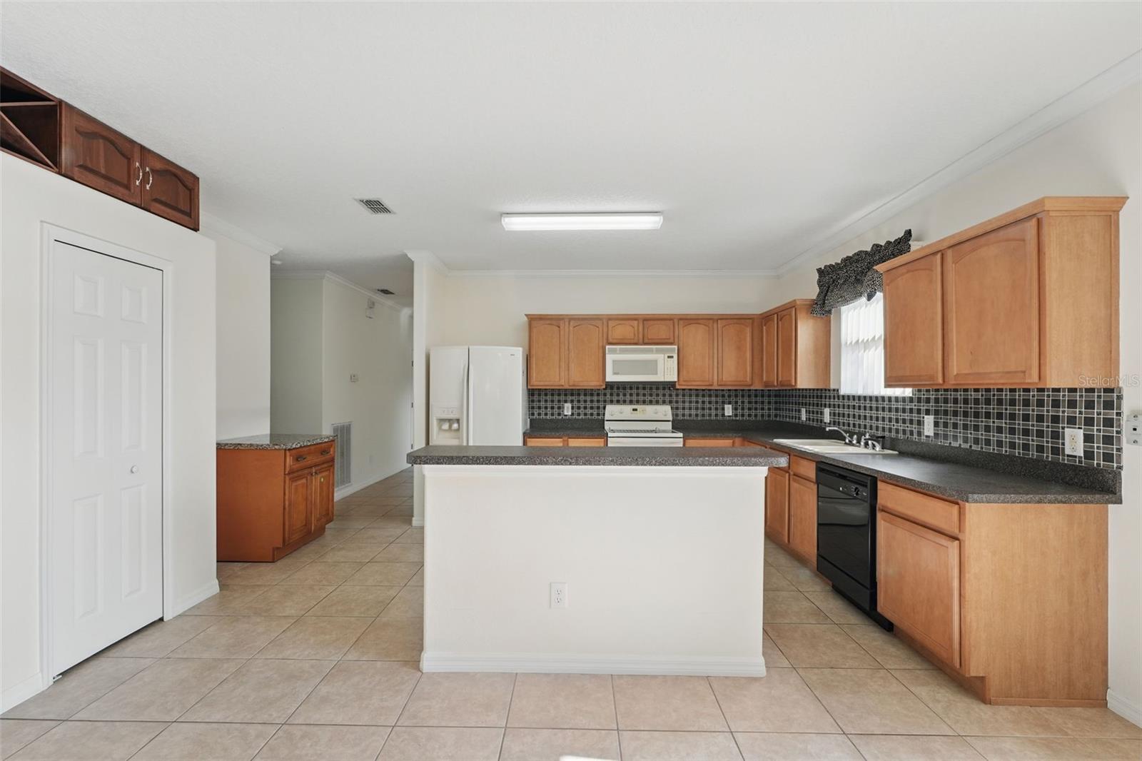 Image 6 of 33 For 442 Graystone Boulevard