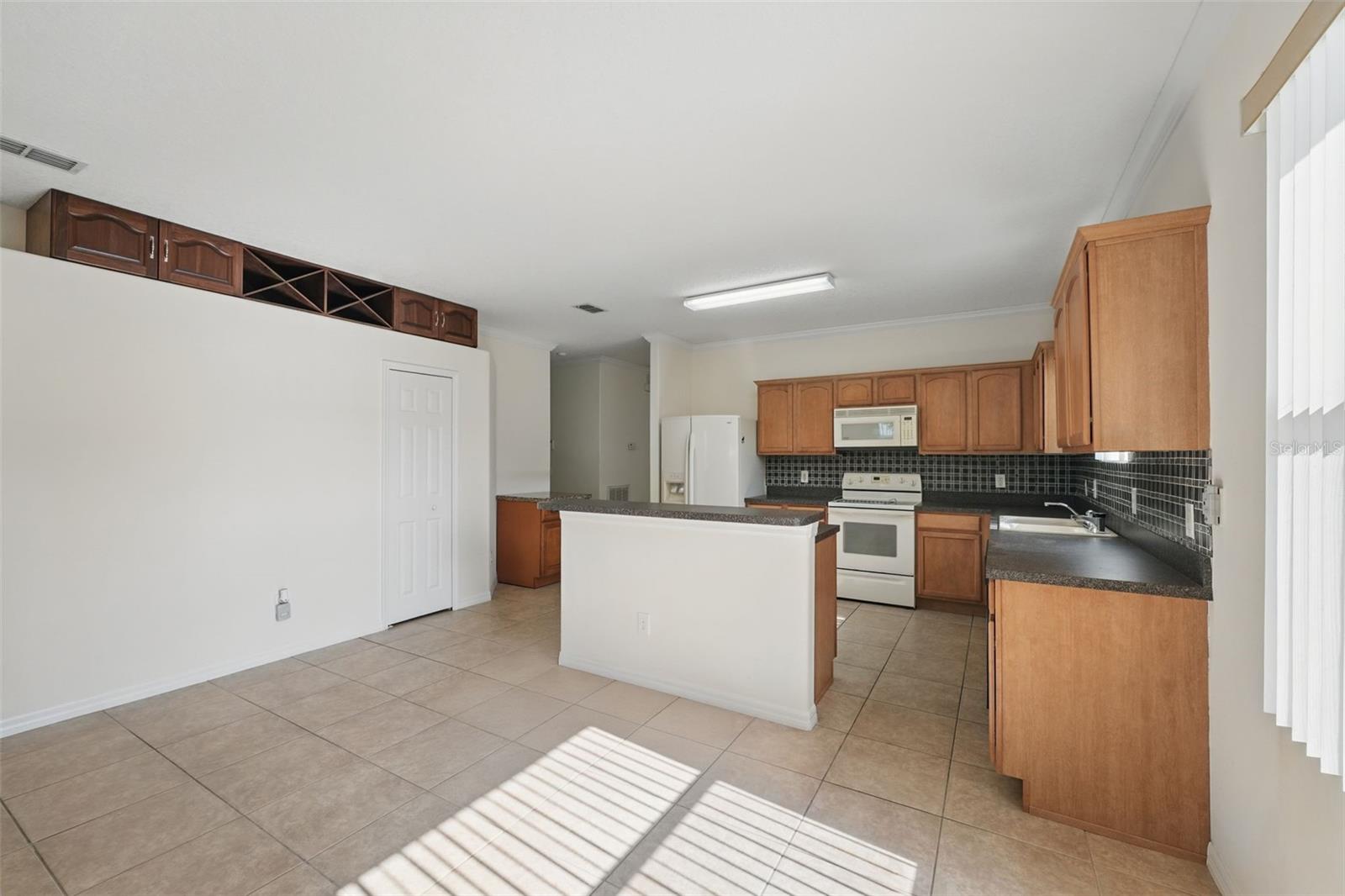 Image 7 of 33 For 442 Graystone Boulevard