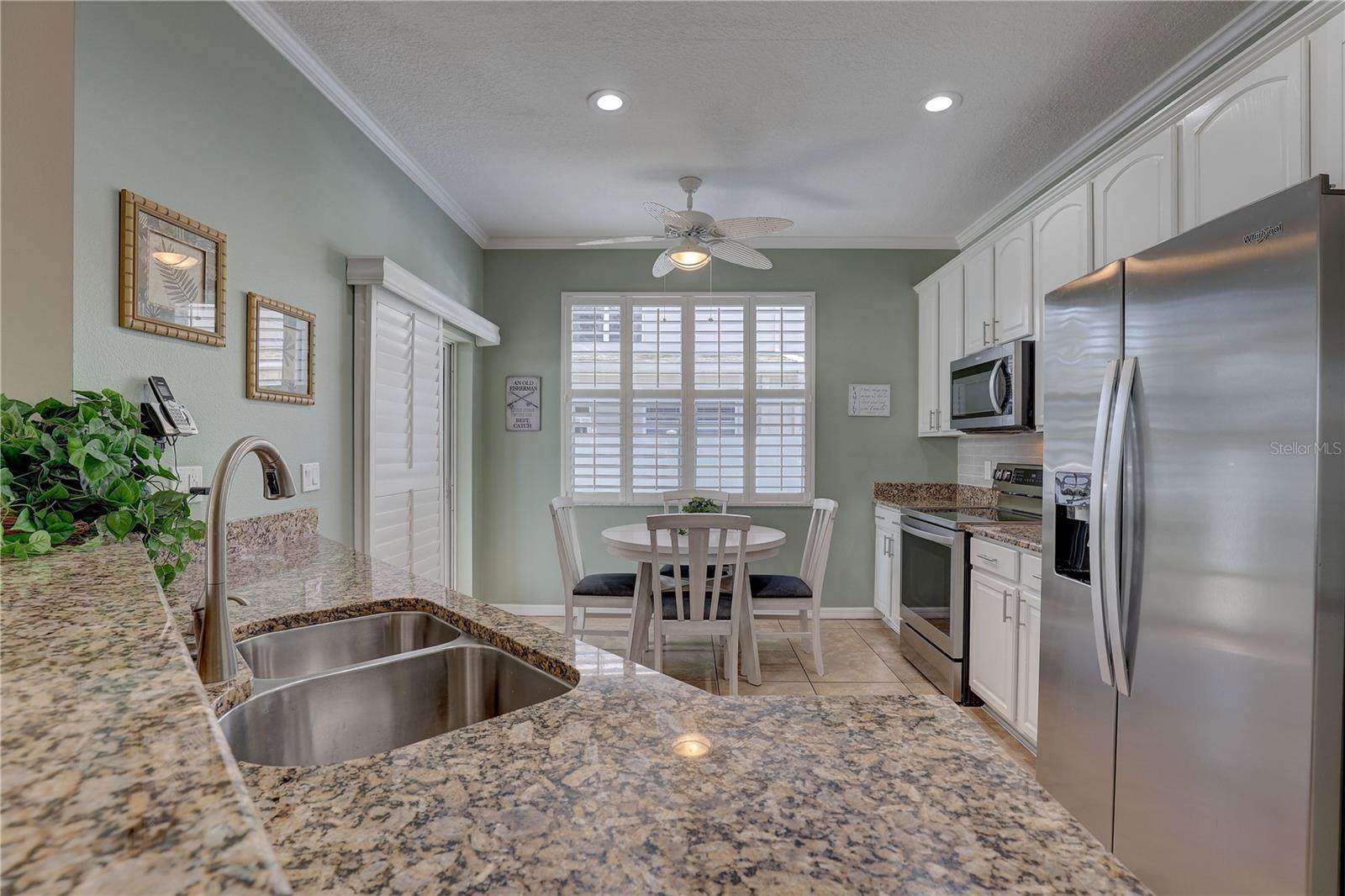 Image 15 of 48 For 580 Shoreham Court Ne