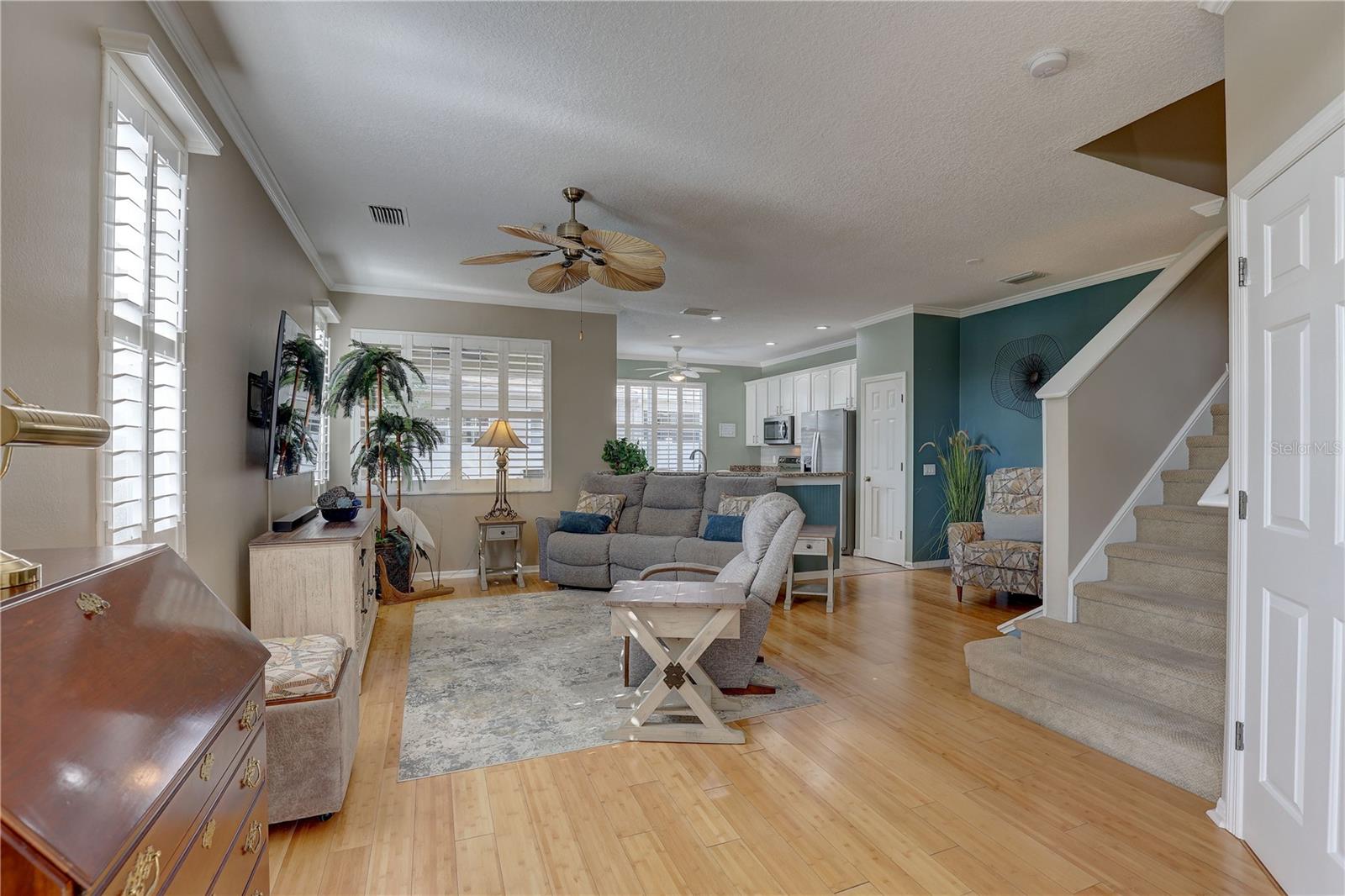 Image 2 of 48 For 580 Shoreham Court Ne