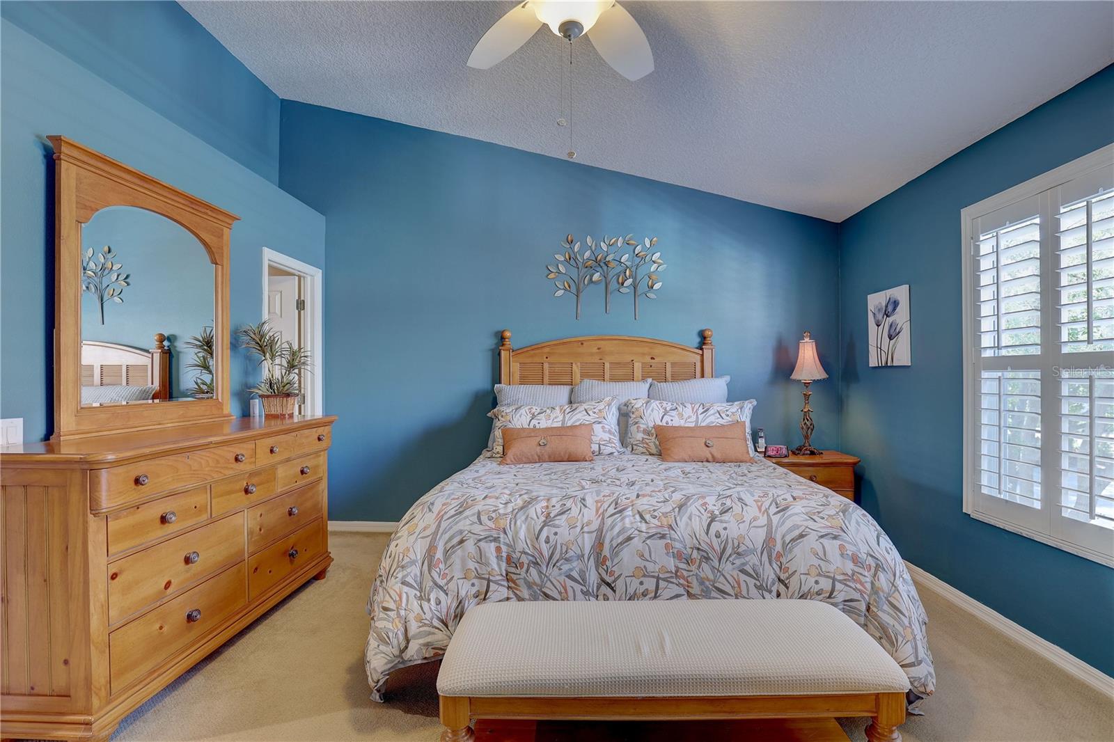 Image 20 of 48 For 580 Shoreham Court Ne