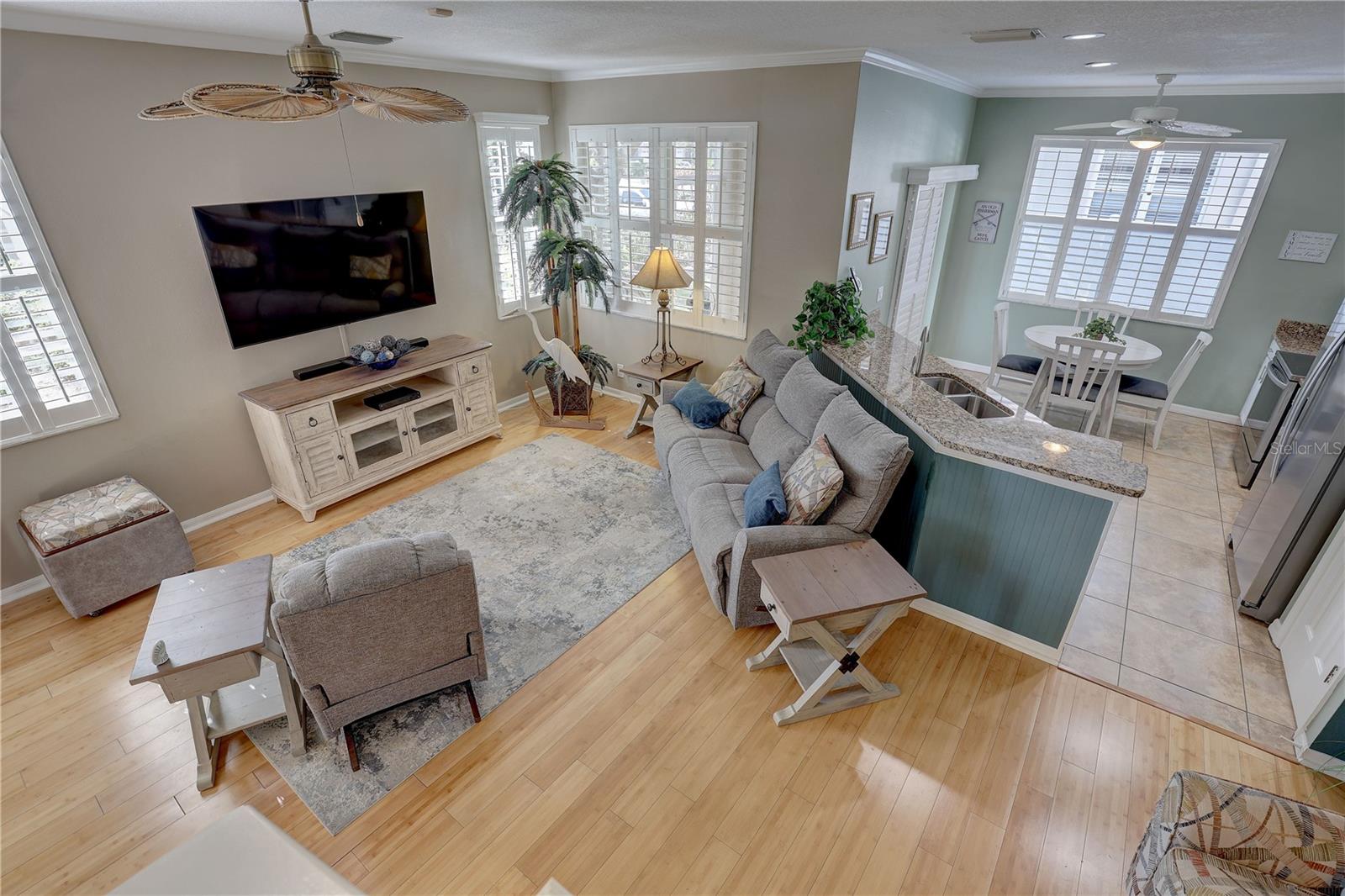 Image 3 of 48 For 580 Shoreham Court Ne