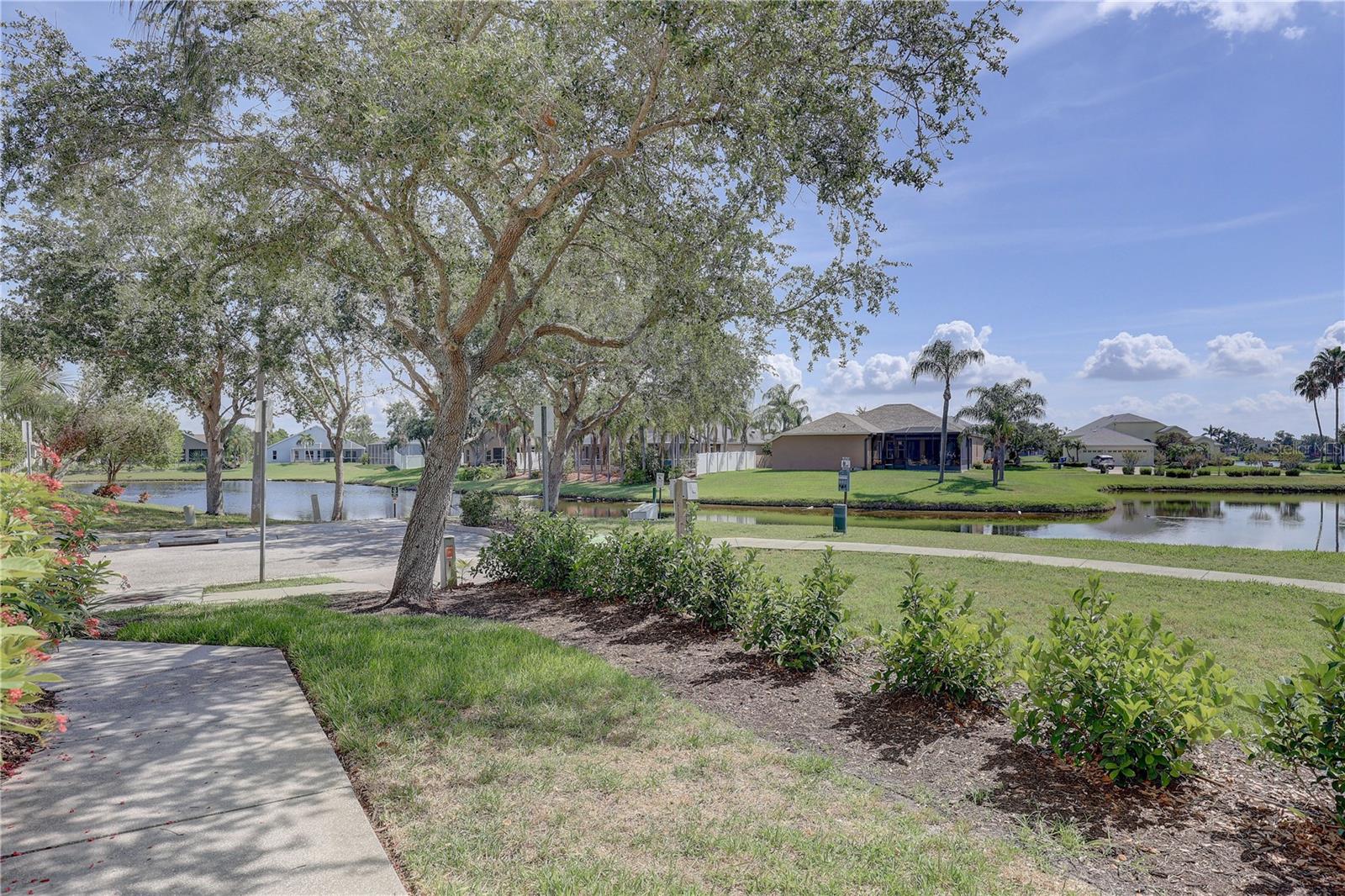 Image 31 of 48 For 580 Shoreham Court Ne