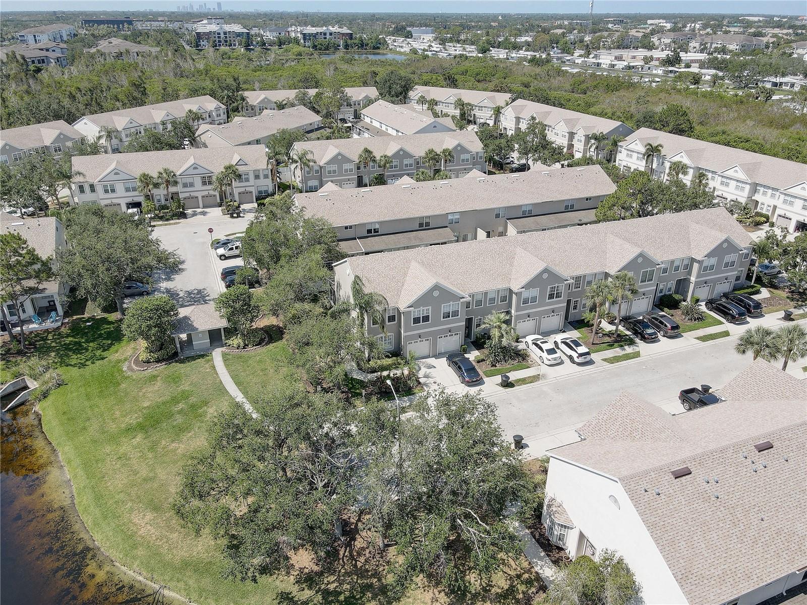 Image 36 of 48 For 580 Shoreham Court Ne