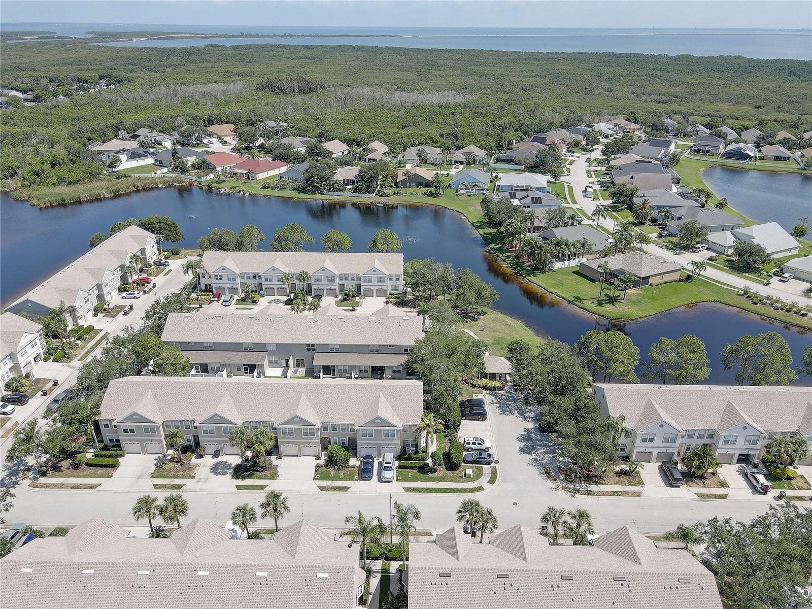 Image 44 of 48 For 580 Shoreham Court Ne