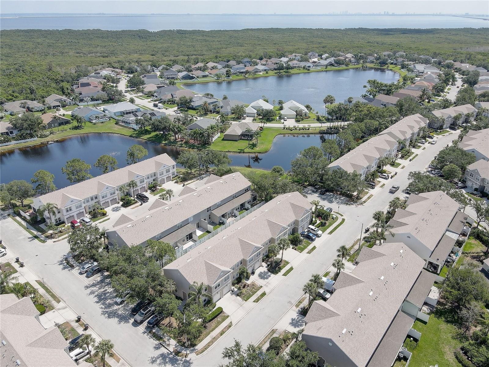 Image 45 of 48 For 580 Shoreham Court Ne
