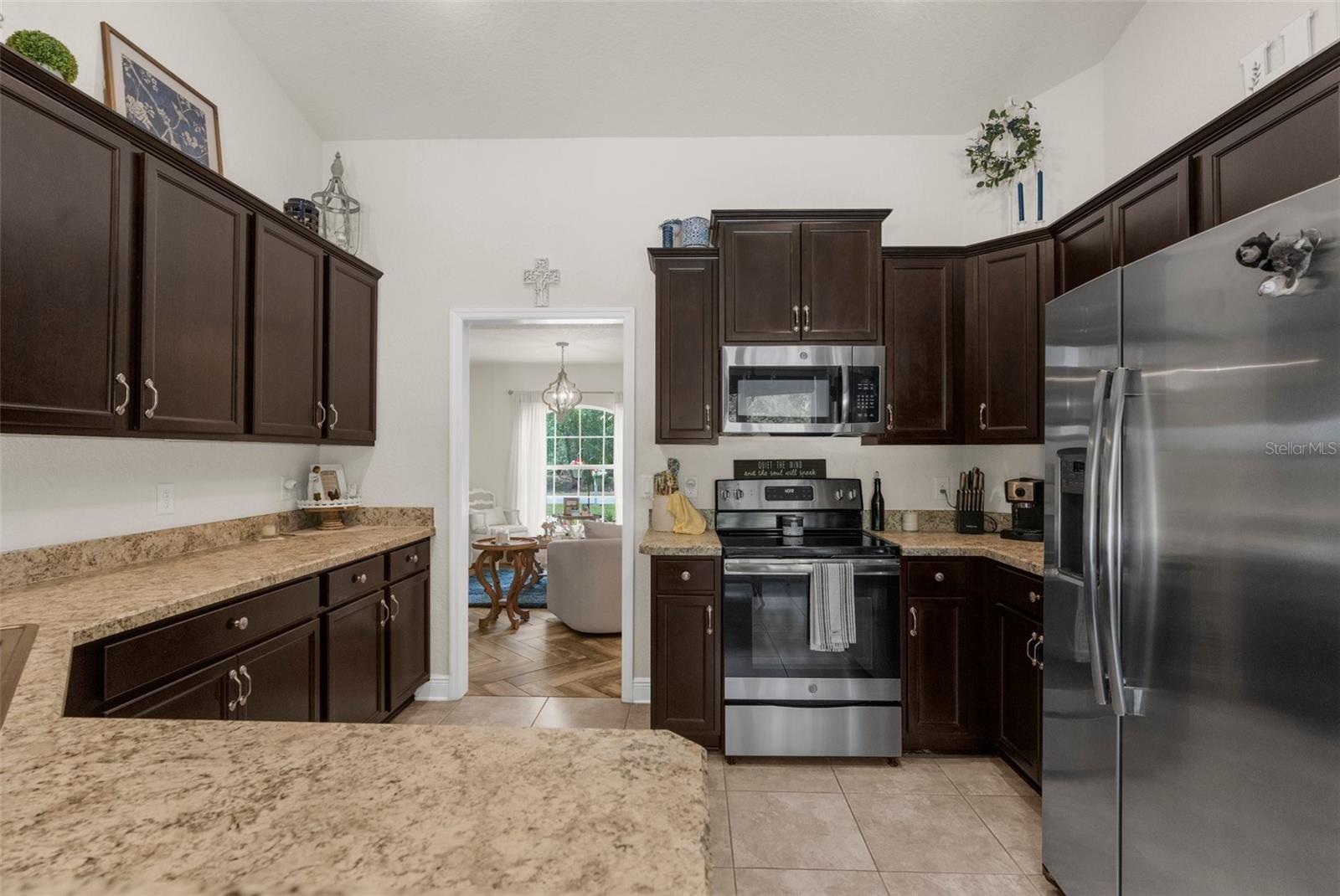 Listing photo id 12 for 10197 Meadow Wren Avenue