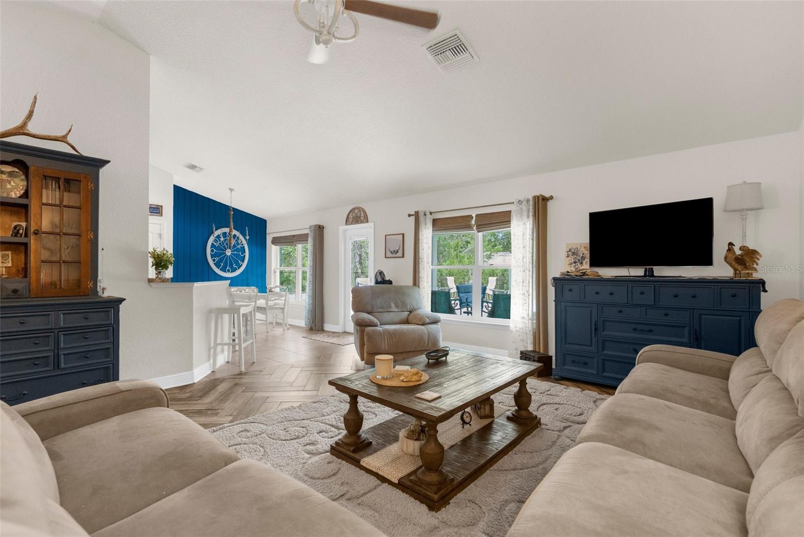 Listing photo id 19 for 10197 Meadow Wren Avenue