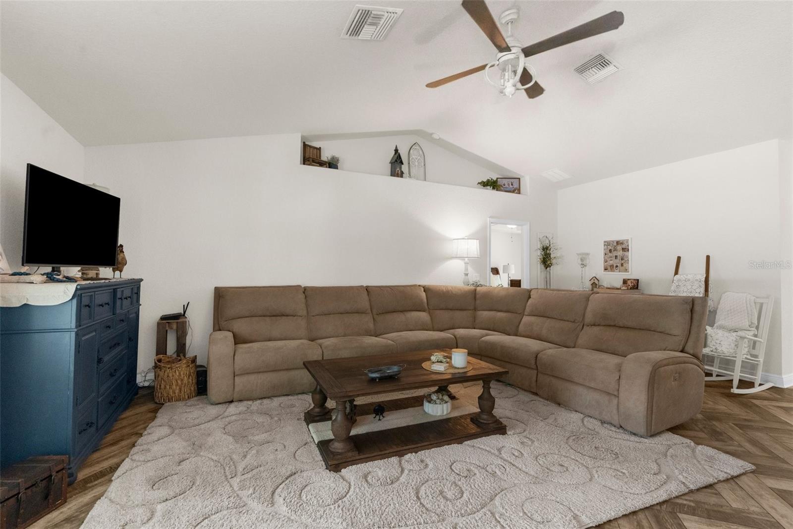 Listing photo id 22 for 10197 Meadow Wren Avenue