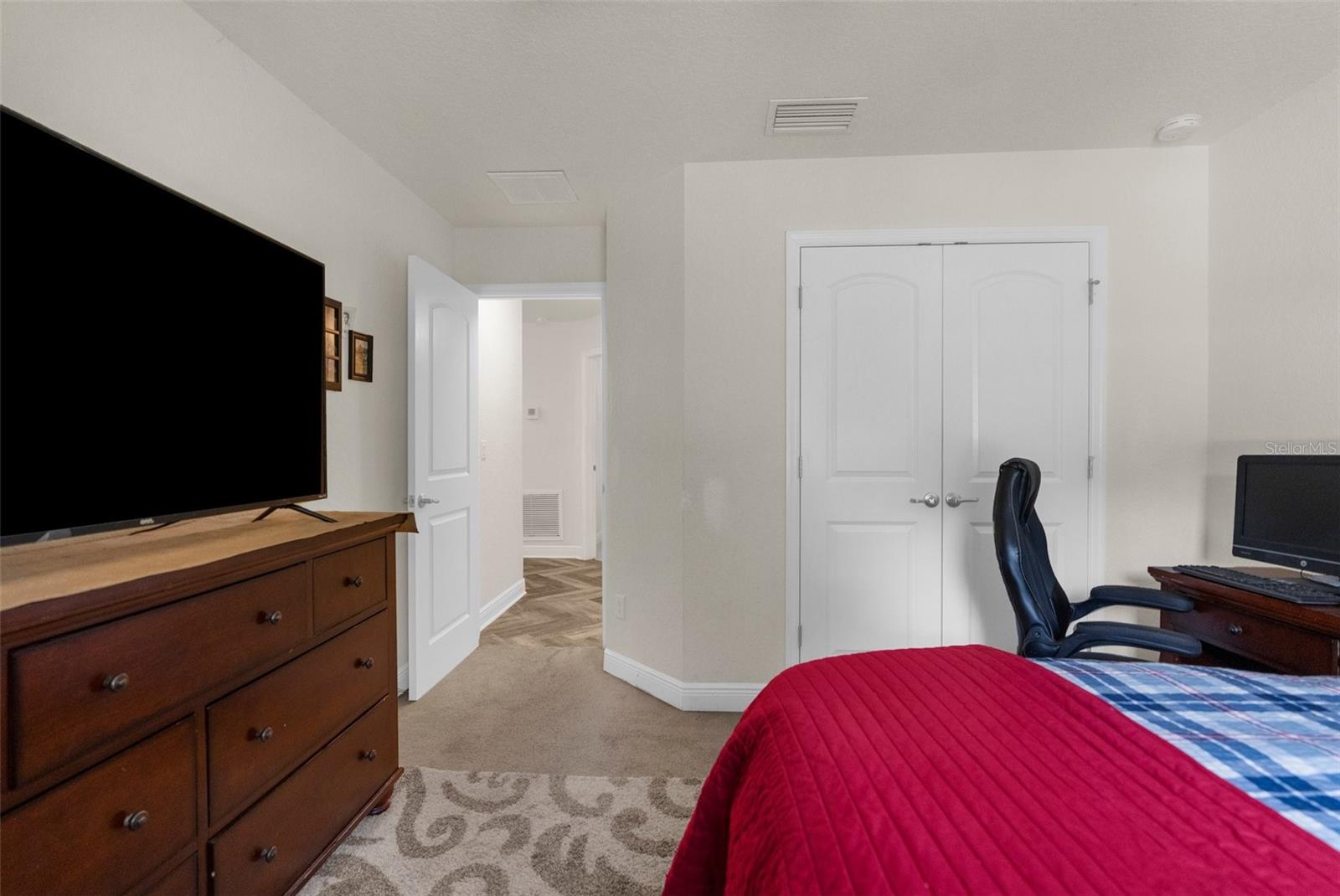 Listing photo id 30 for 10197 Meadow Wren Avenue