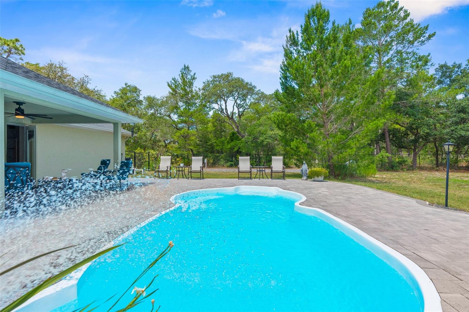 Listing photo id 40 for 10197 Meadow Wren Avenue