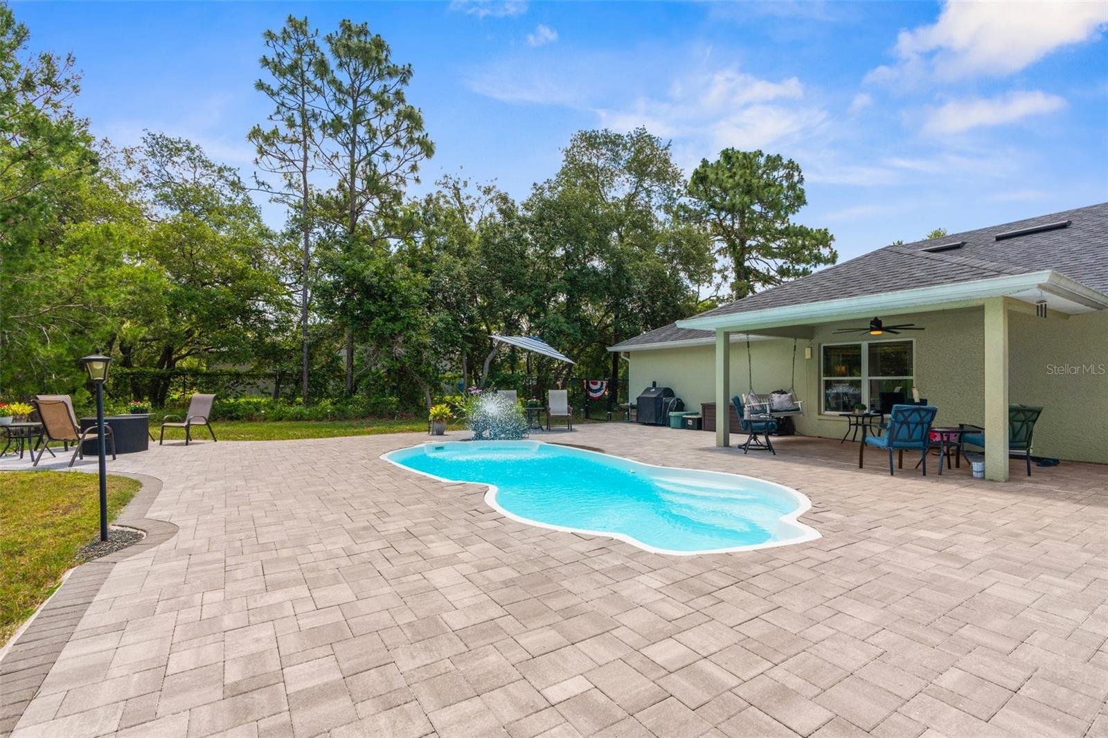Listing photo id 44 for 10197 Meadow Wren Avenue