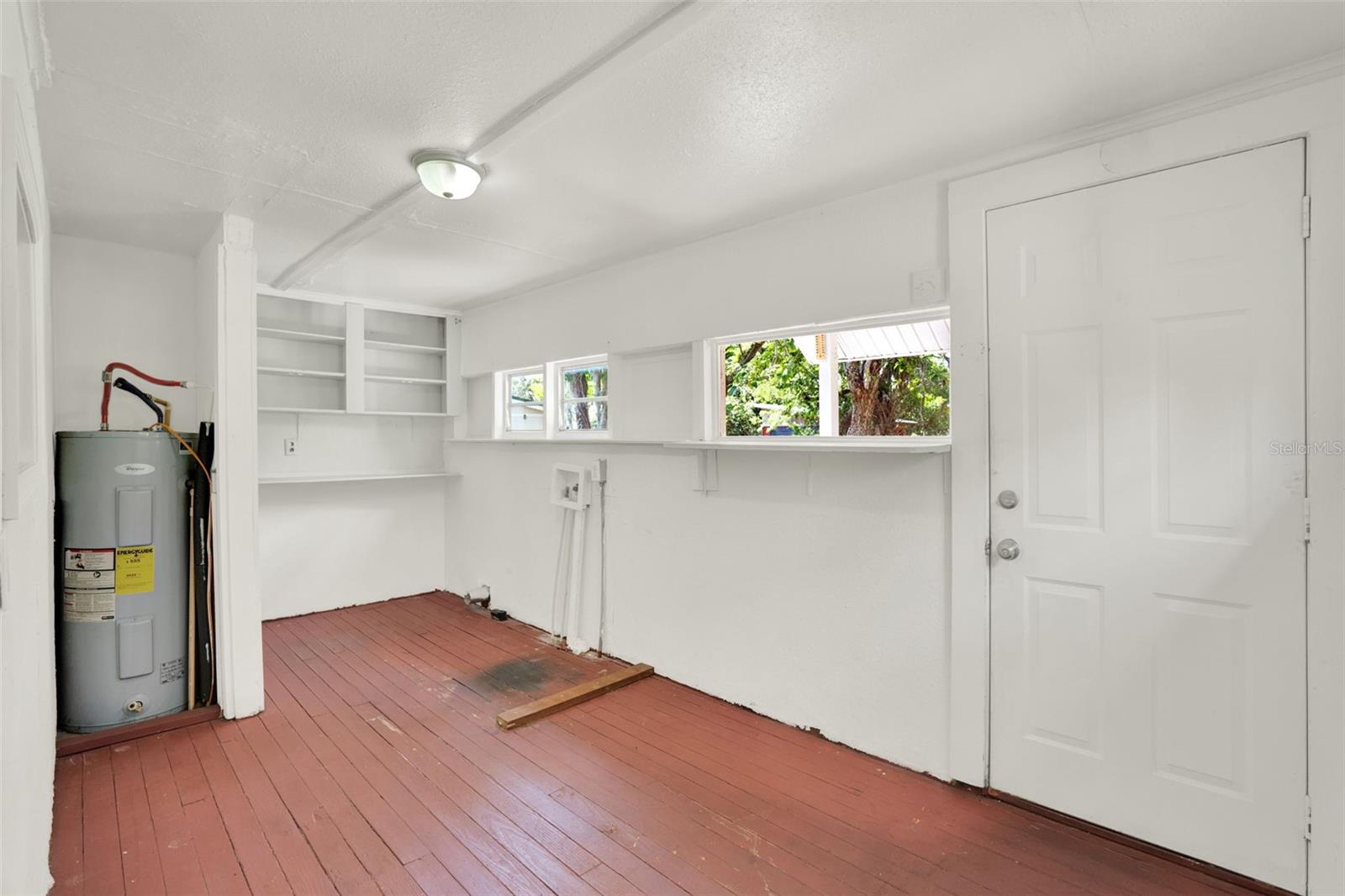 Image 11 of 37 For 28712 Azalea Avenue