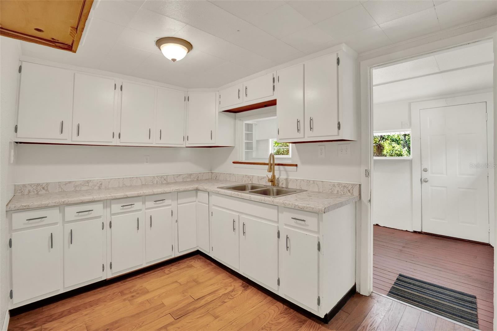 Image 14 of 37 For 28712 Azalea Avenue