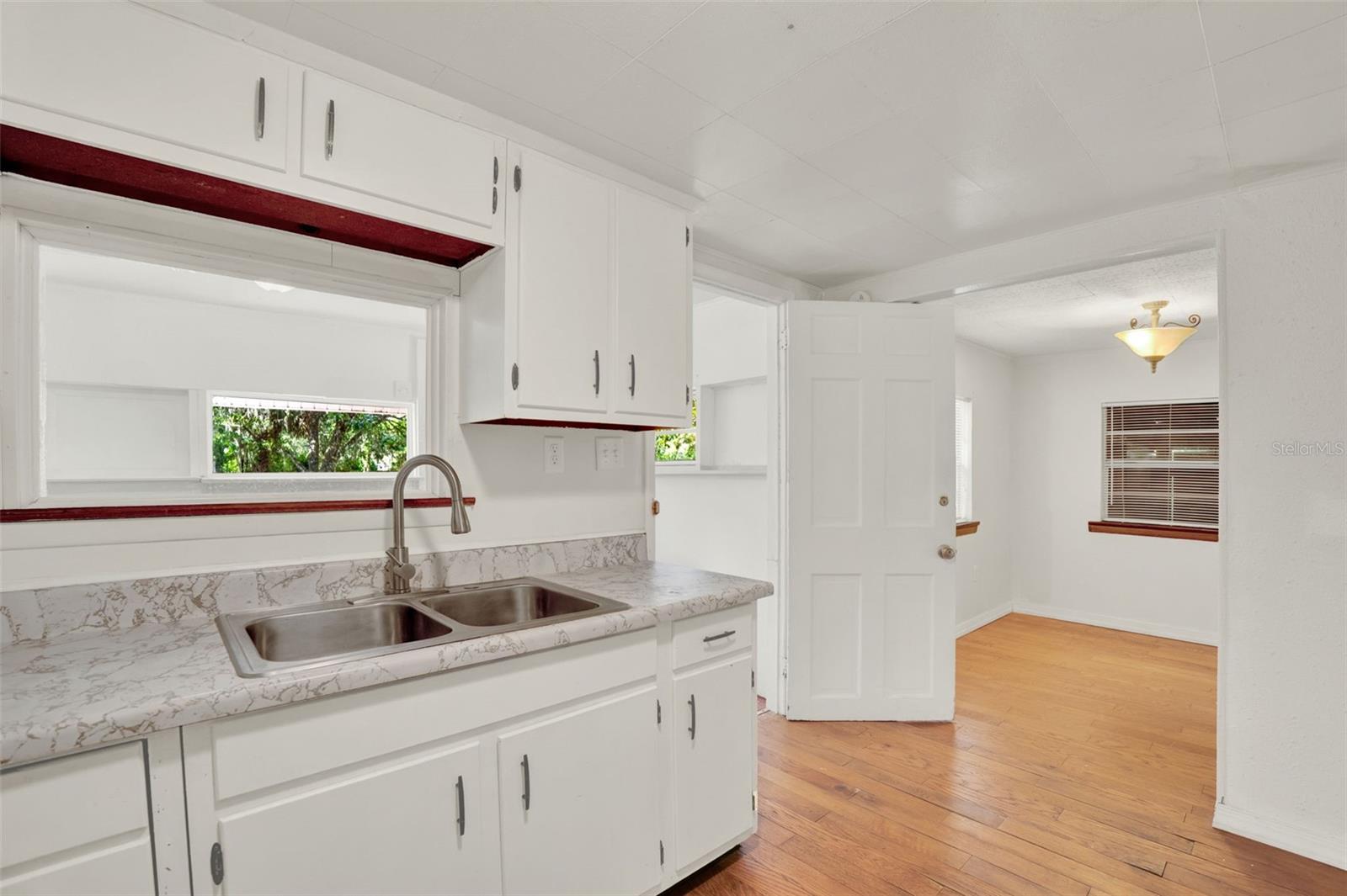 Image 15 of 37 For 28712 Azalea Avenue