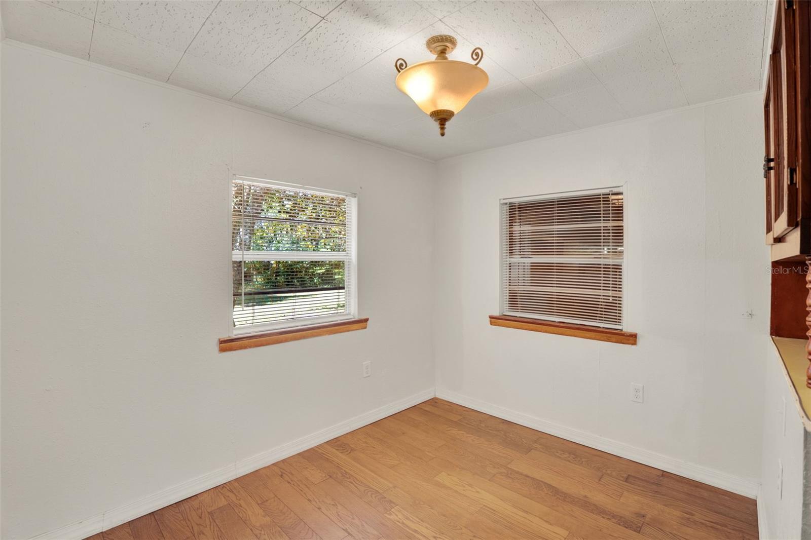 Image 21 of 37 For 28712 Azalea Avenue