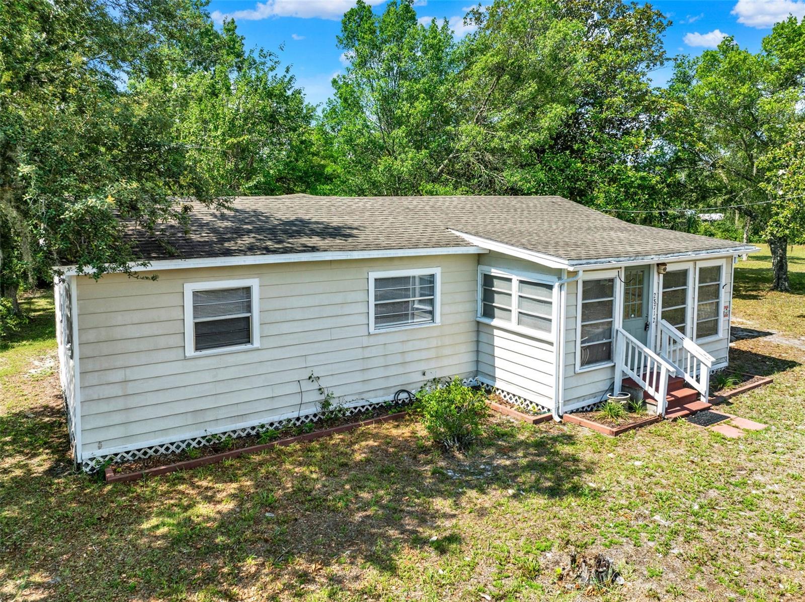 Image 5 of 37 For 28712 Azalea Avenue