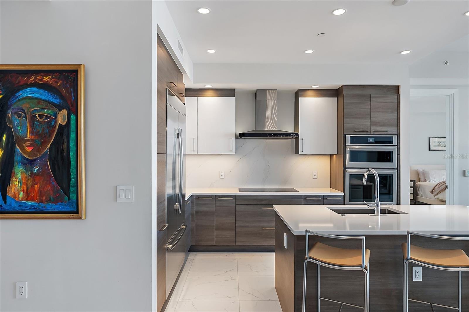 Listing photo id 4 for 100 1st Avenue N 2703