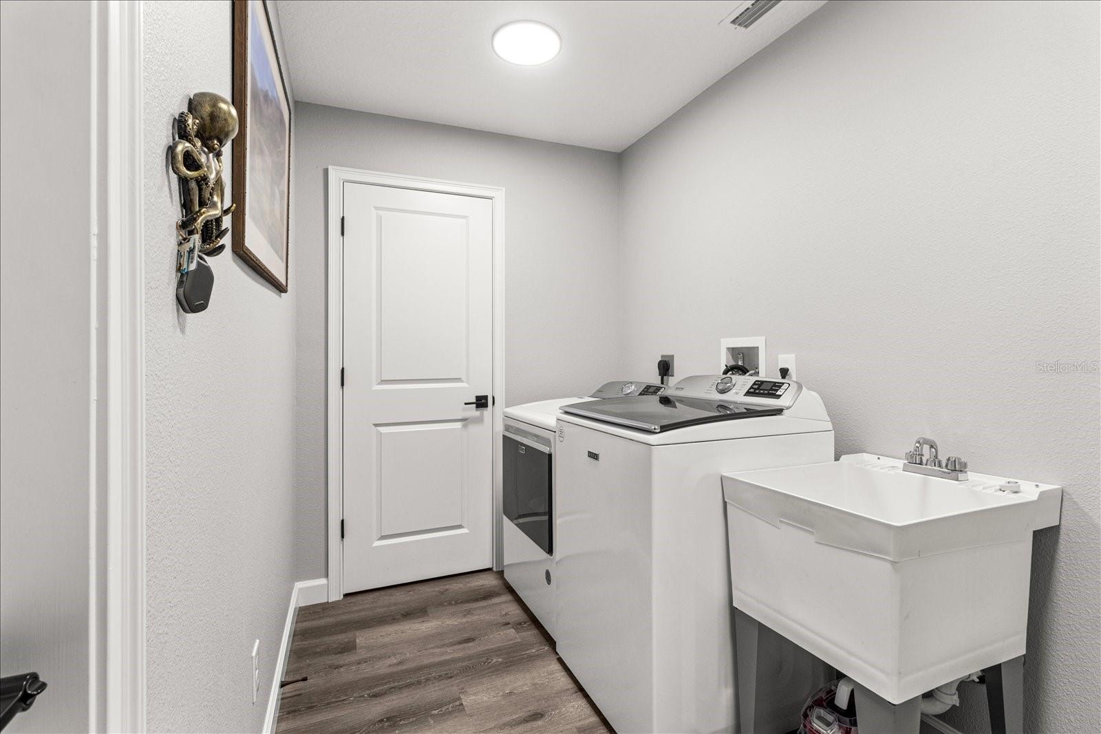 Image 13 of 42 For 232 Falcon Street