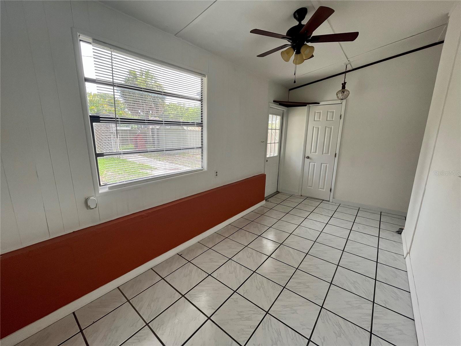 Image 19 of 26 For 860 44th Avenue N