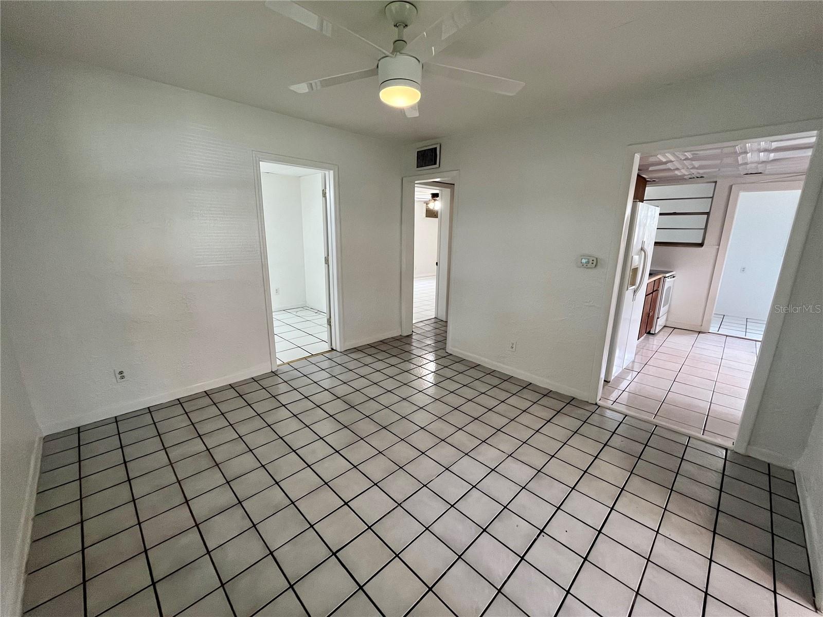 Image 4 of 26 For 860 44th Avenue N