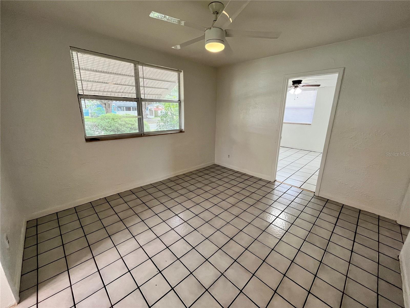 Image 5 of 26 For 860 44th Avenue N