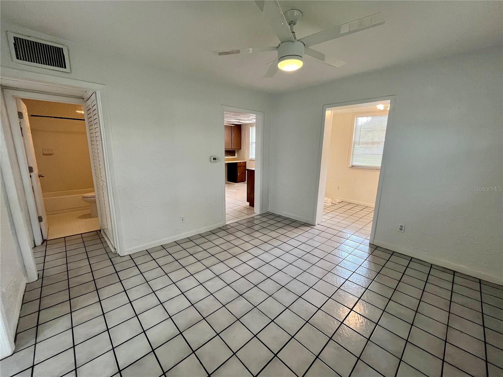 Image 6 of 26 For 860 44th Avenue N