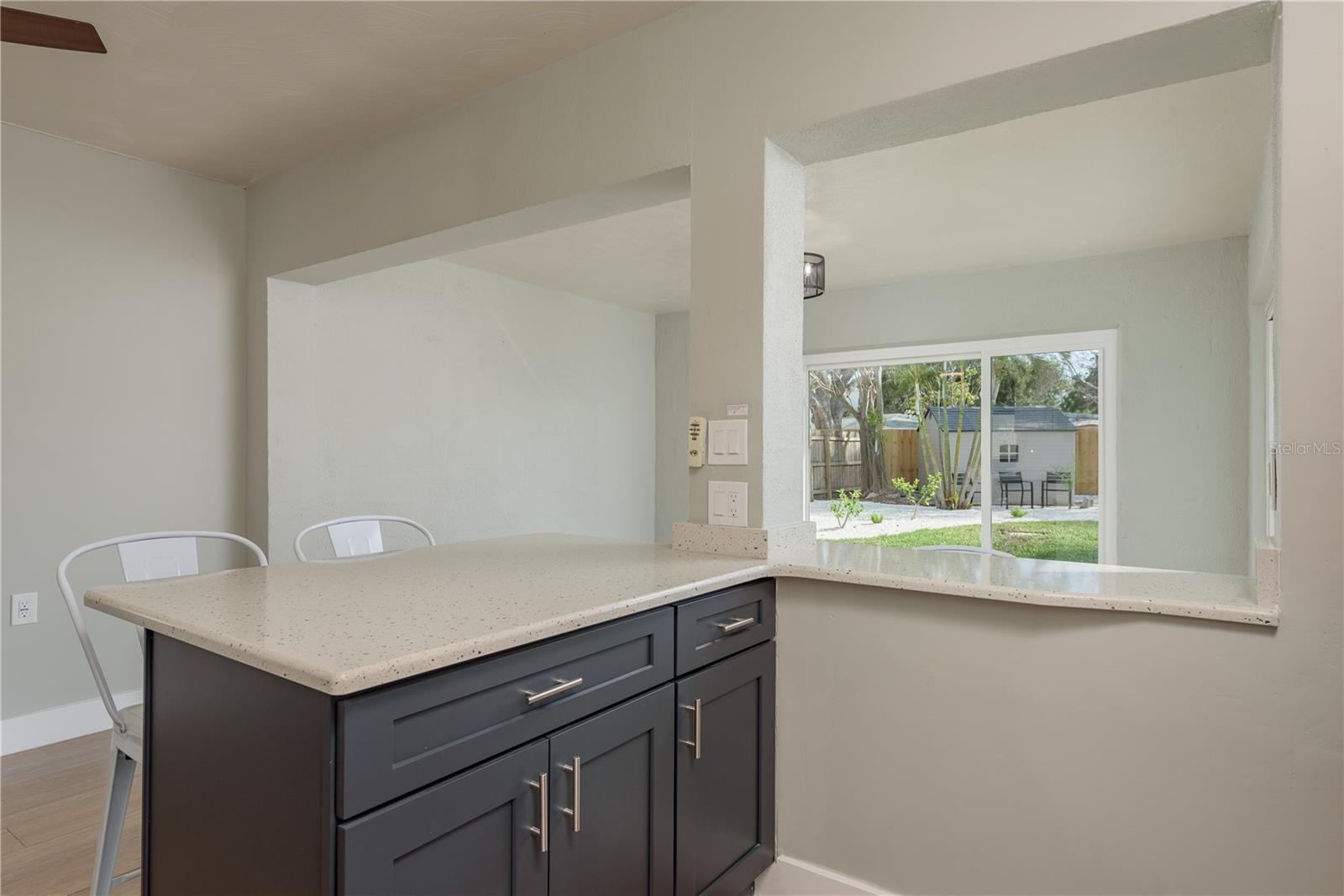 Image 10 of 36 For 2010 Bayview Place