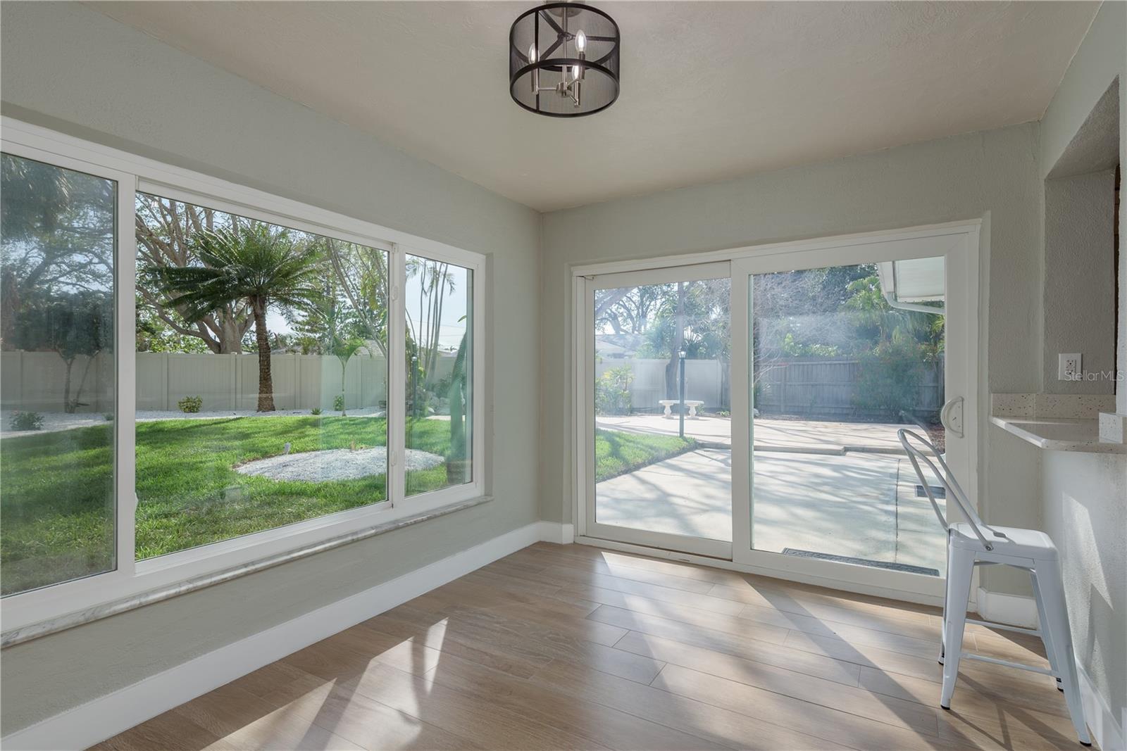 Image 11 of 36 For 2010 Bayview Place