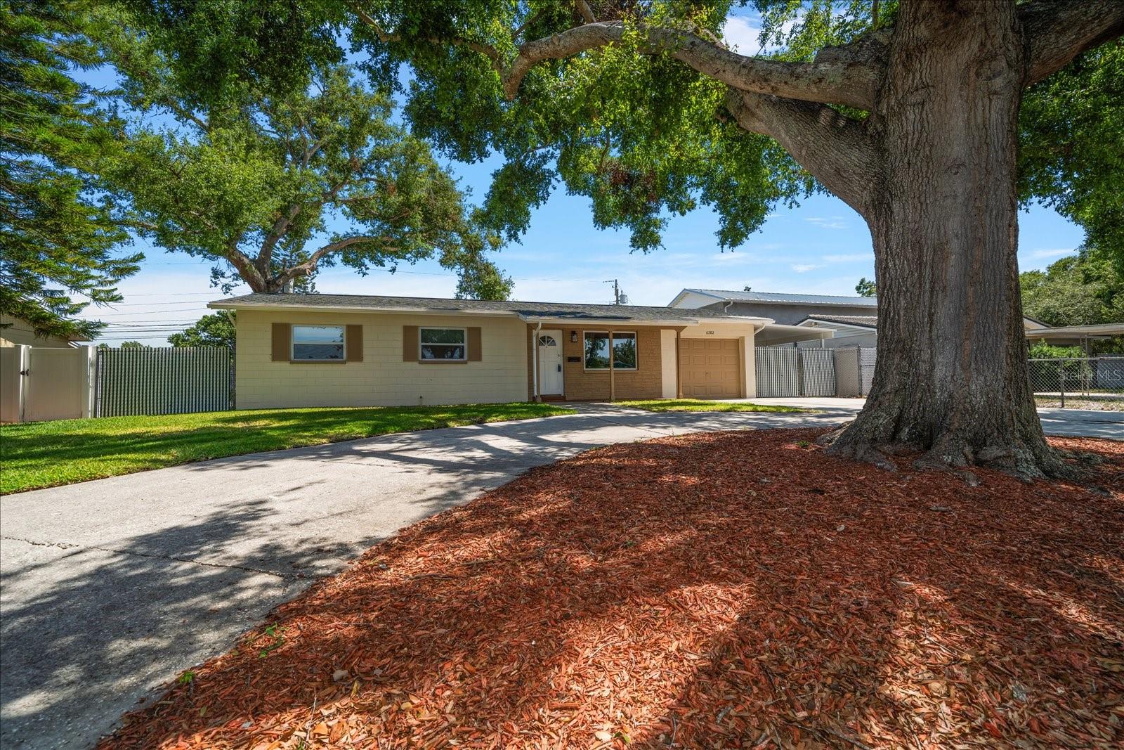 Listing photo id 0 for 6282 41st Avenue N