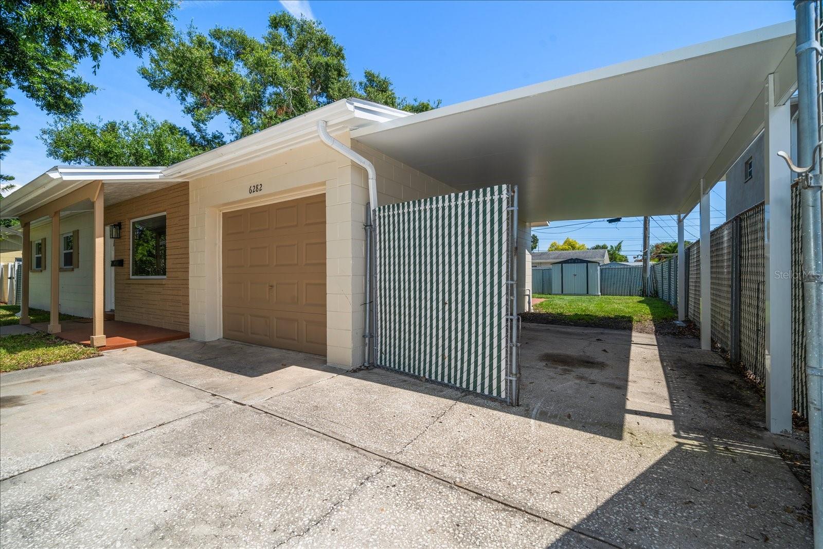 Listing photo id 22 for 6282 41st Avenue N