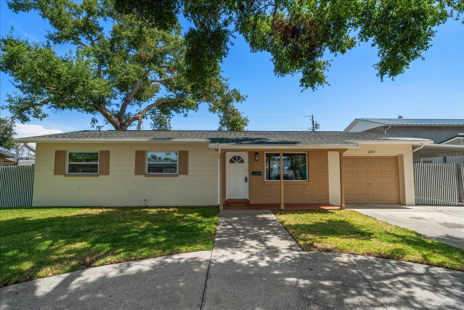 Listing photo id 1 for 6282 41st Avenue N