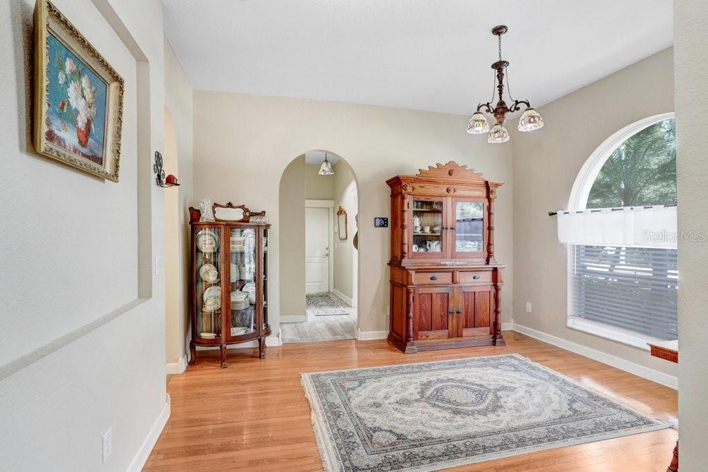 Listing photo id 8 for 613 Sportsman Park Drive