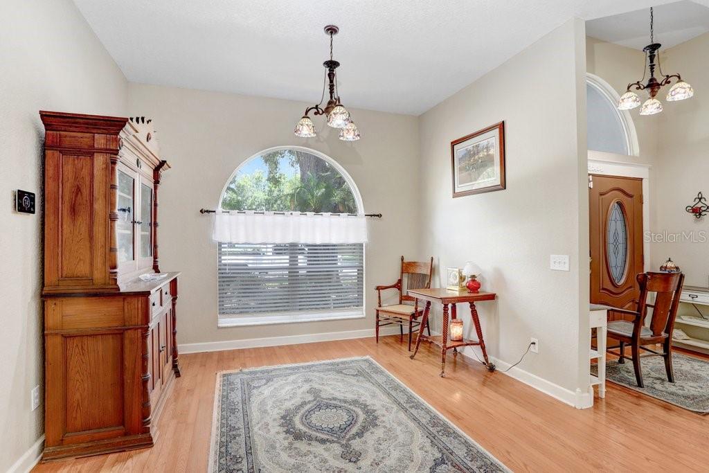 Listing photo id 9 for 613 Sportsman Park Drive
