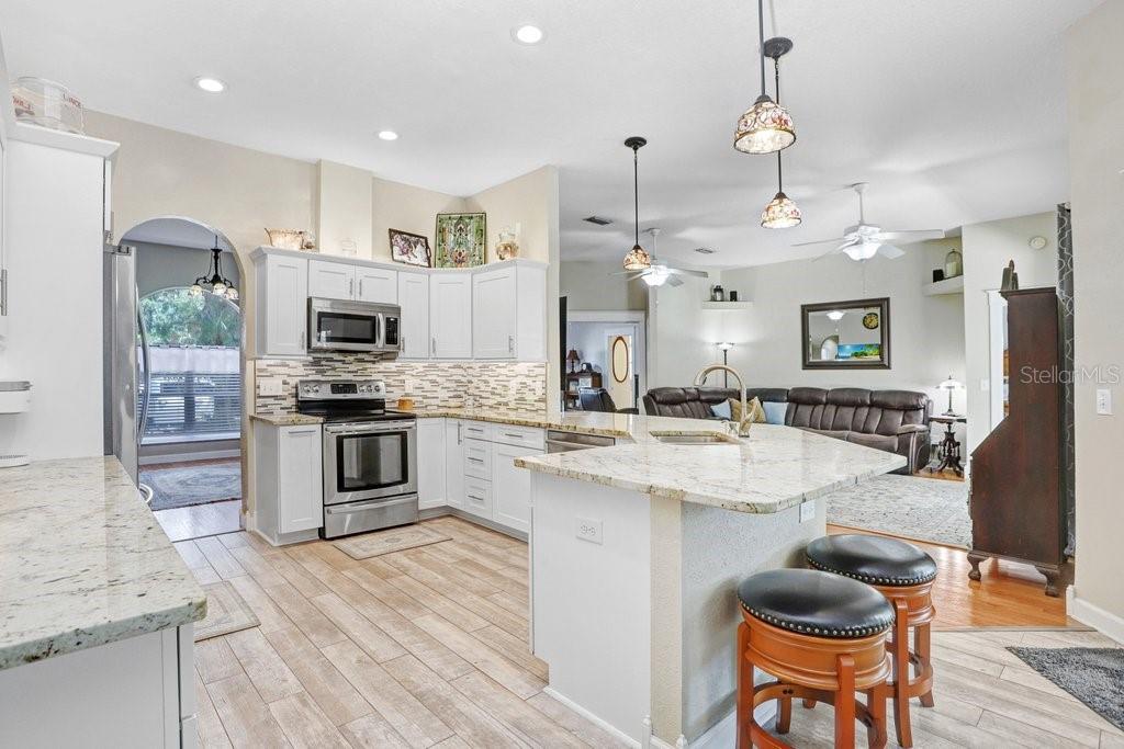 Listing photo id 11 for 613 Sportsman Park Drive