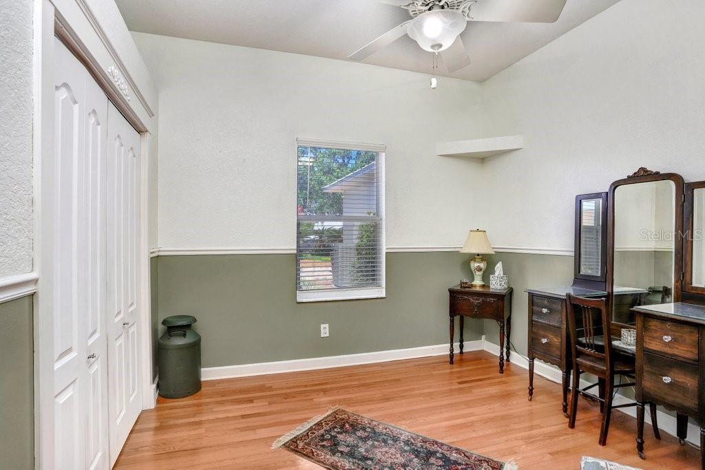 Listing photo id 21 for 613 Sportsman Park Drive