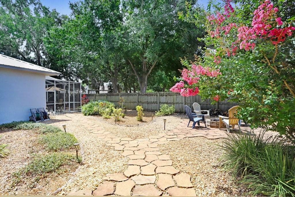 Listing photo id 33 for 613 Sportsman Park Drive