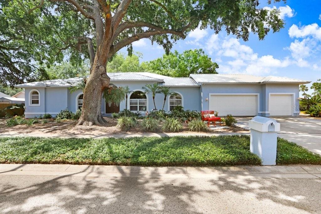 Listing photo id 35 for 613 Sportsman Park Drive