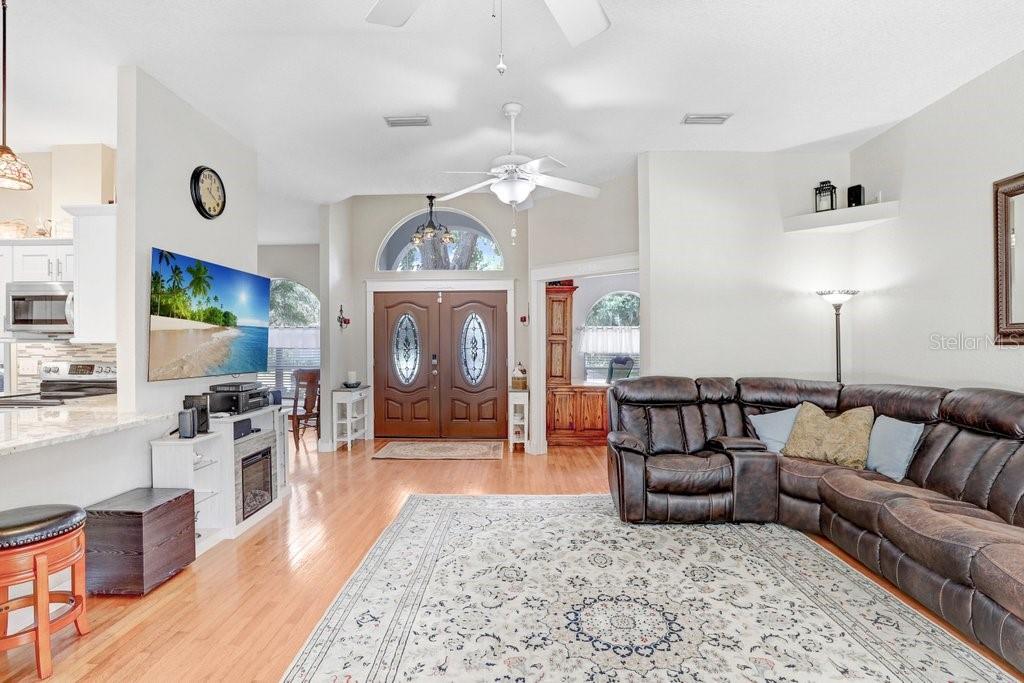 Listing photo id 2 for 613 Sportsman Park Drive