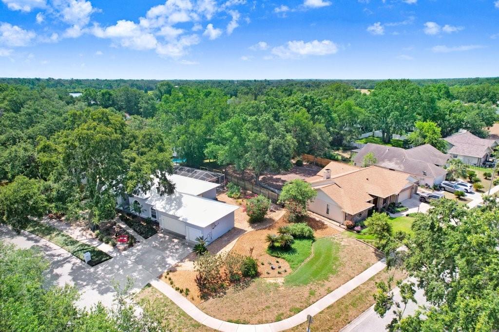 Listing photo id 43 for 613 Sportsman Park Drive
