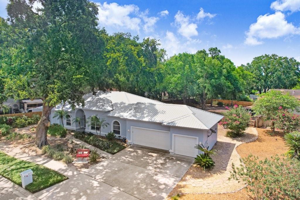 Listing photo id 49 for 613 Sportsman Park Drive