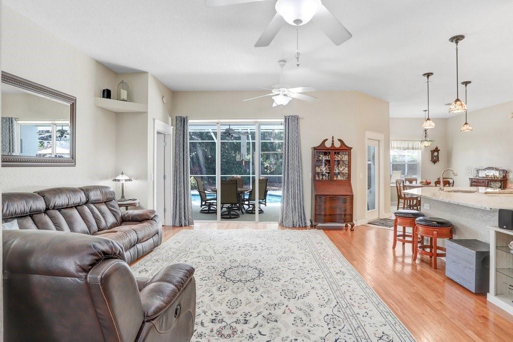Listing photo id 7 for 613 Sportsman Park Drive