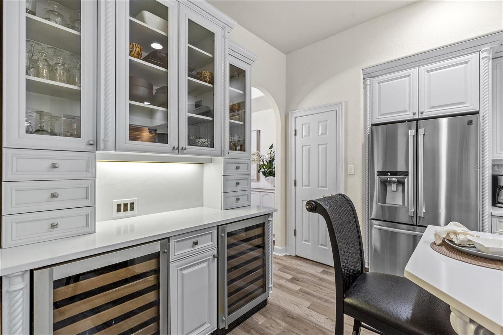 Listing photo id 14 for 1622 Lago Vista Boulevard
