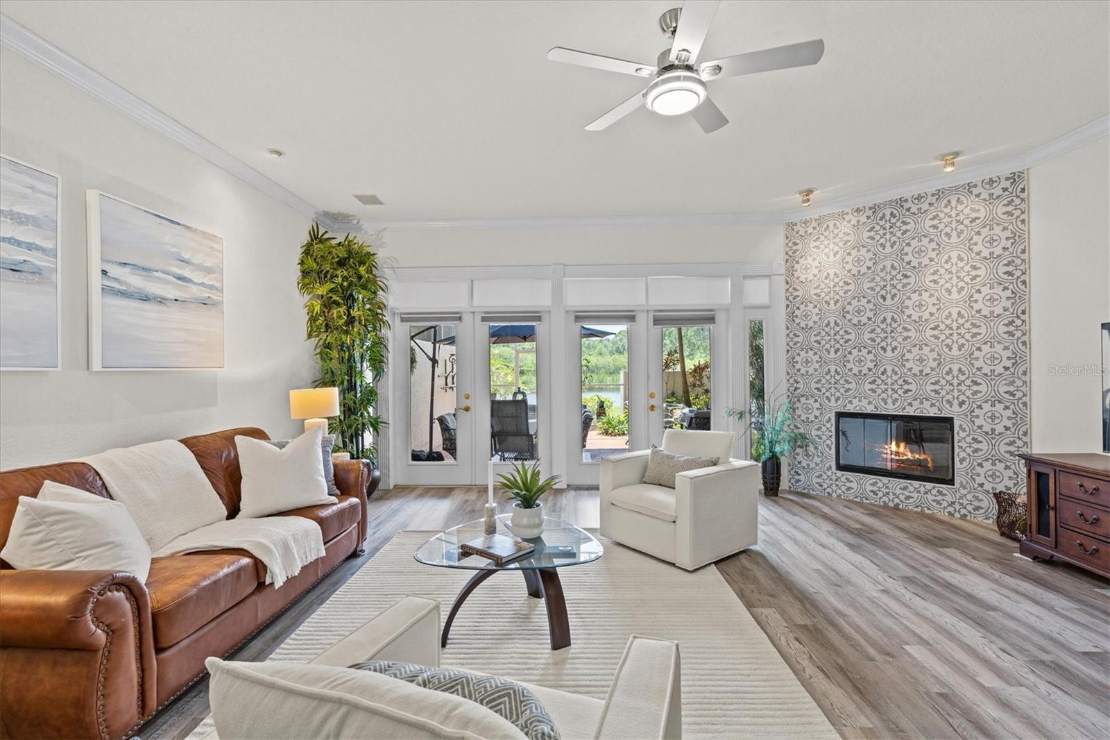 Listing photo id 16 for 1622 Lago Vista Boulevard