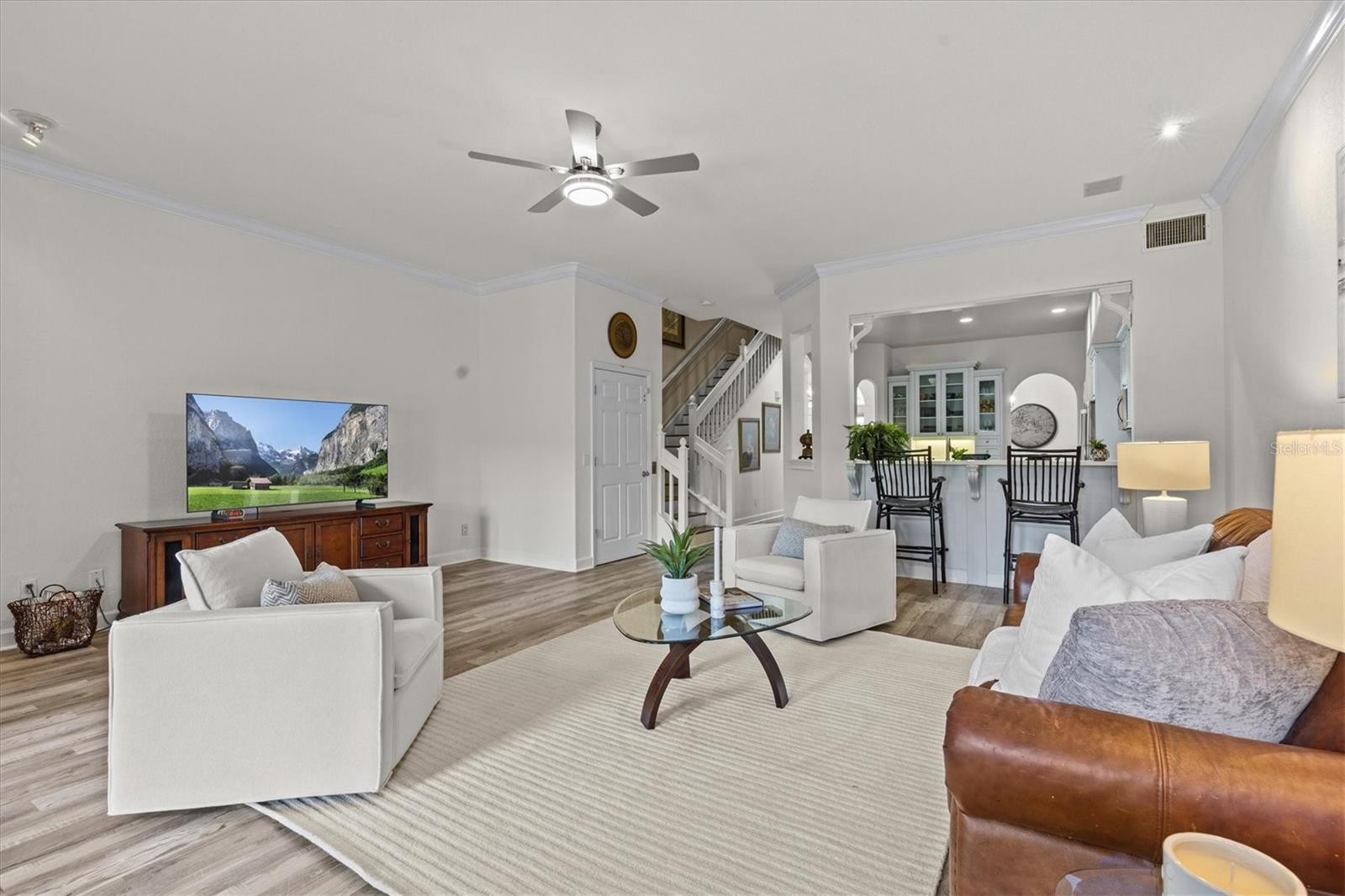 Listing photo id 20 for 1622 Lago Vista Boulevard
