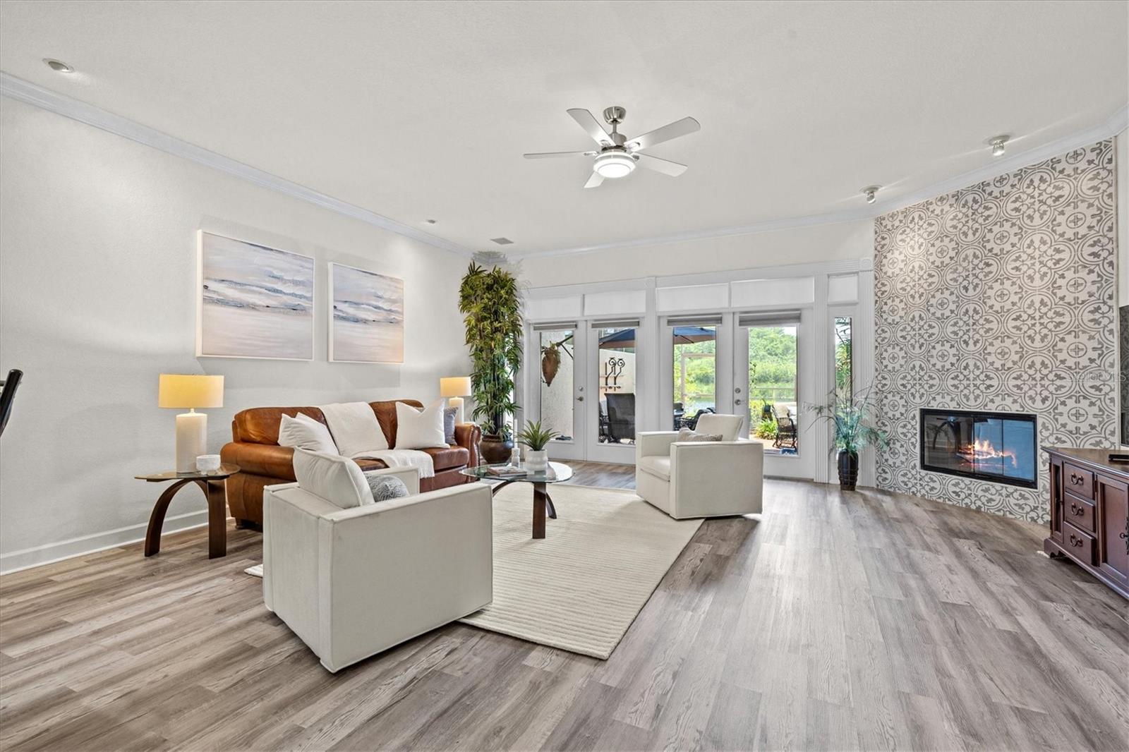 Listing photo id 21 for 1622 Lago Vista Boulevard