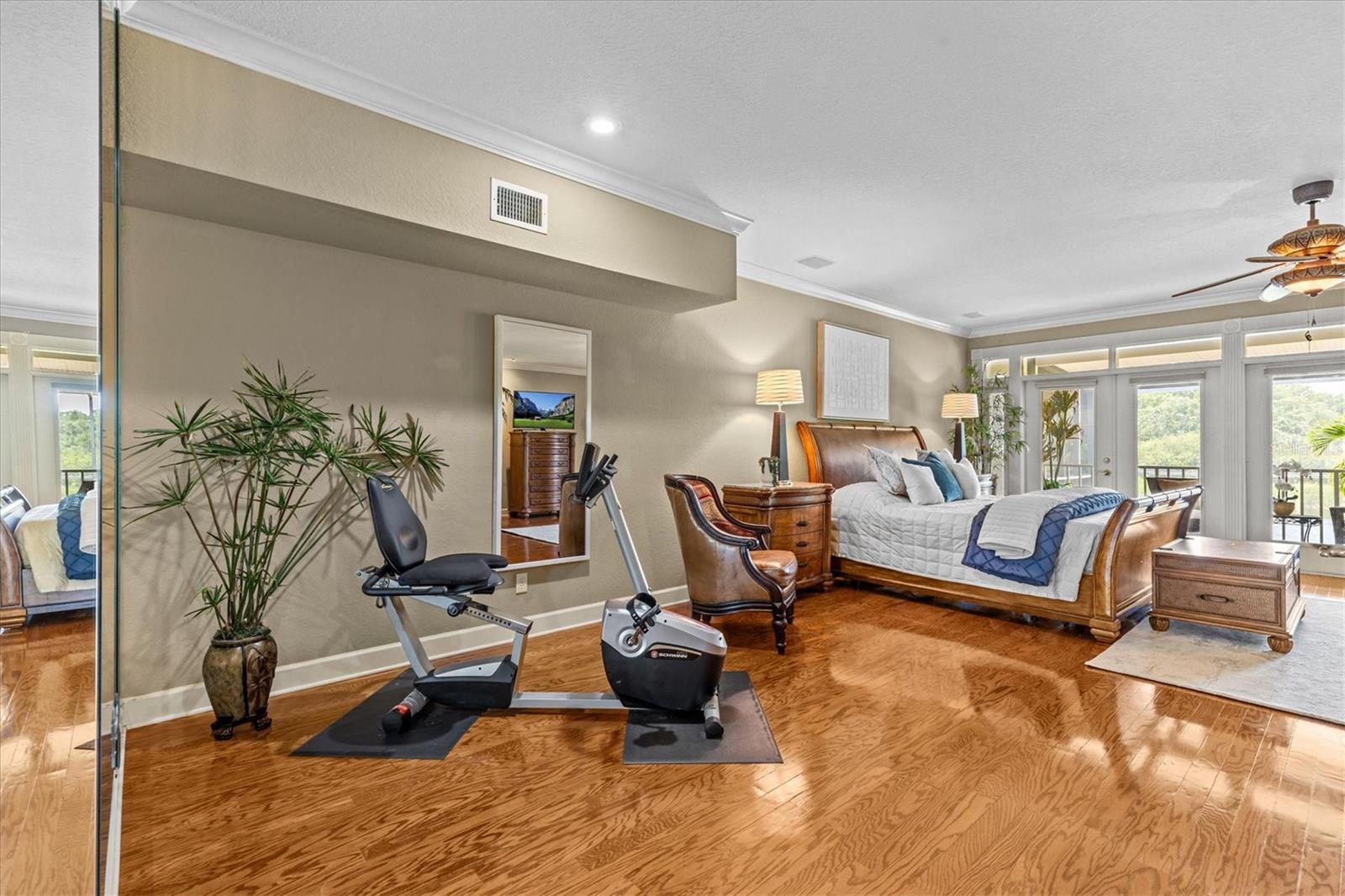 Listing photo id 25 for 1622 Lago Vista Boulevard