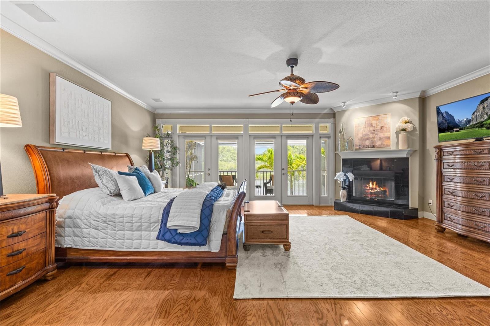 Listing photo id 26 for 1622 Lago Vista Boulevard